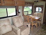 2009 Coachmen Chaparral Photo #7