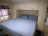 2005 Coachmen Chaparral Photo #9