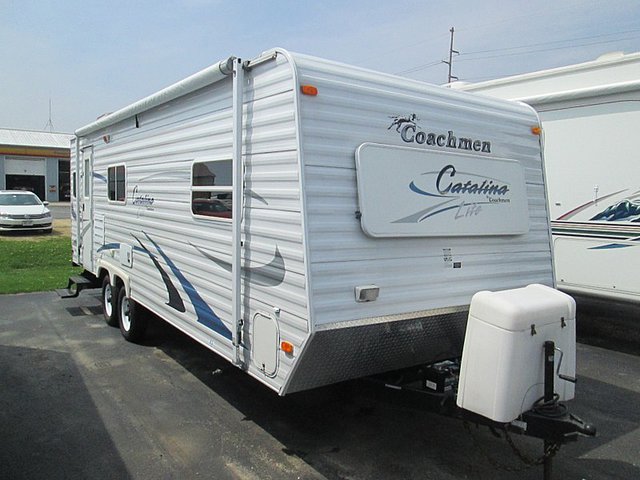 2004 Coachmen Catalina Lite Photo