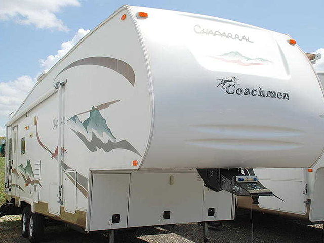 2005 Coachmen Chaparral Photo