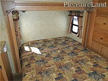 2009 Coachmen Chaparral Photo #5
