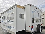 2004 Coachmen Chaparral Photo #17