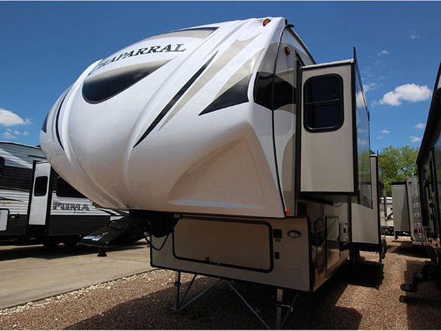 2015 Coachmen Chaparral Photo