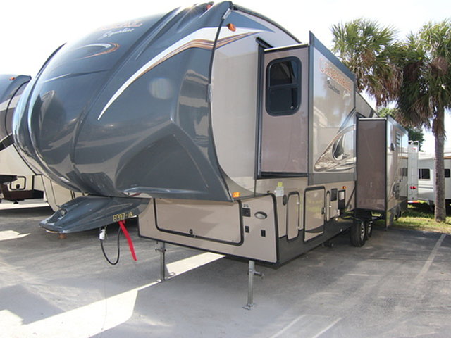 2013 Coachmen Chaparral Photo