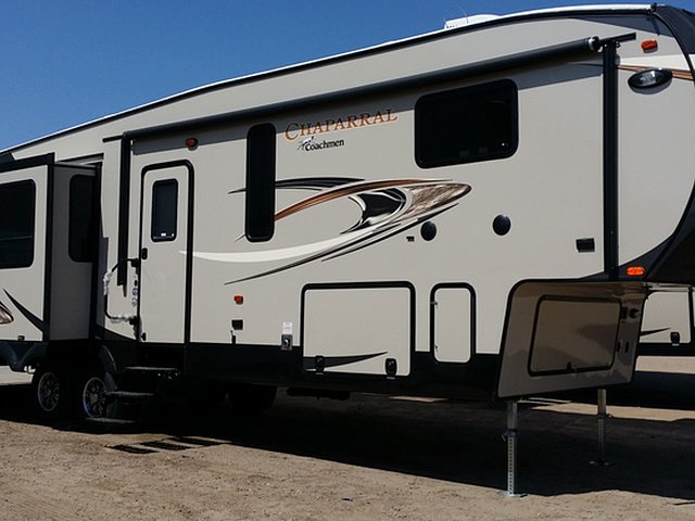 2015 Coachmen Chaparral Photo