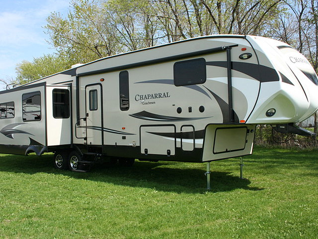 2015 Coachmen Chaparral Photo