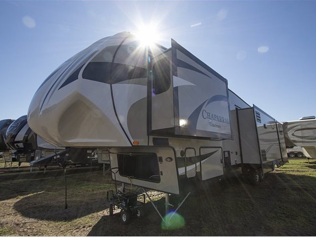 2015 Coachmen Chaparral Photo