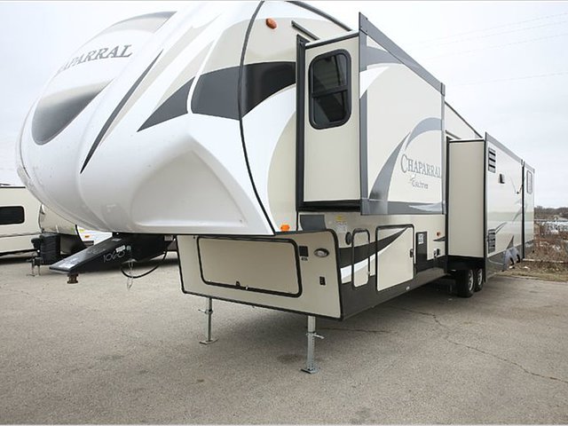 2015 Coachmen Chaparral Photo