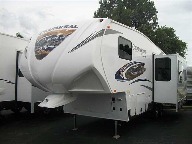 2014 Coachmen Chaparral Lite Photo