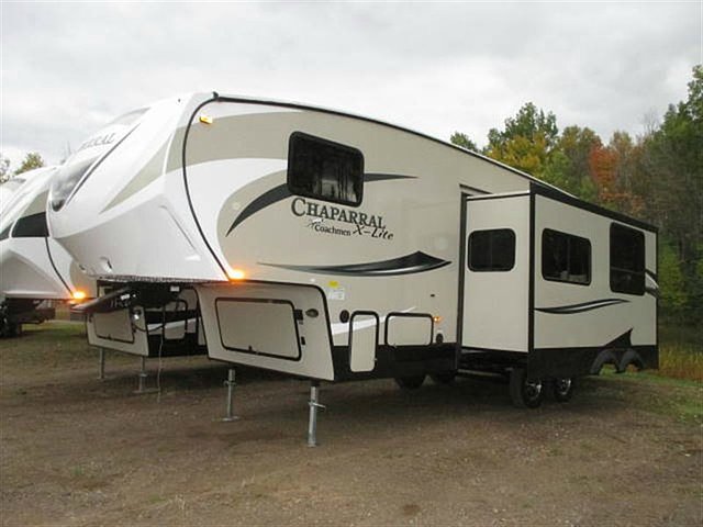 2015 Coachmen Chaparral Lite Photo