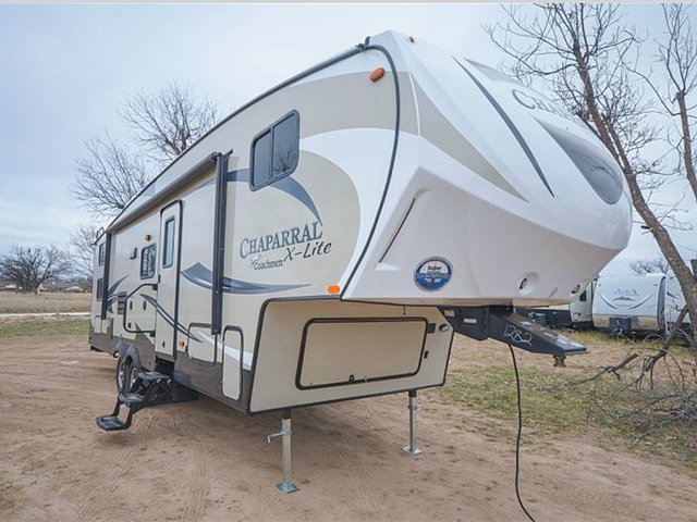 2015 Coachmen Chaparral Lite Photo