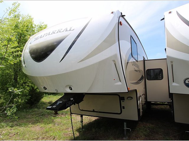 2015 Coachmen Chaparral Lite Photo