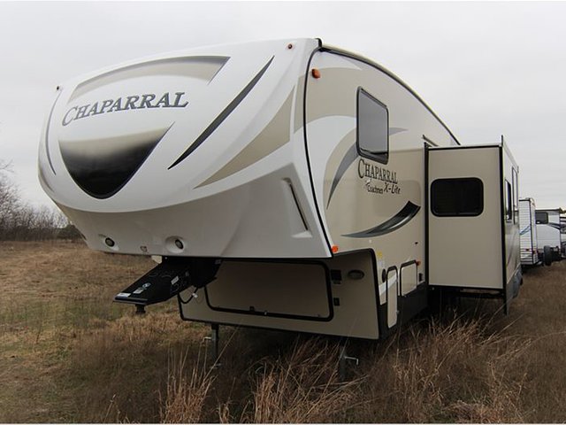 2015 Coachmen Chaparral Lite Photo