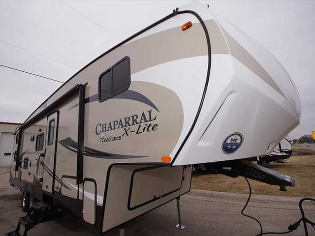 2015 Coachmen Chaparral X-Lite Photo