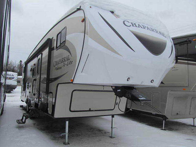 2015 Coachmen Chaparral X-Lite Photo