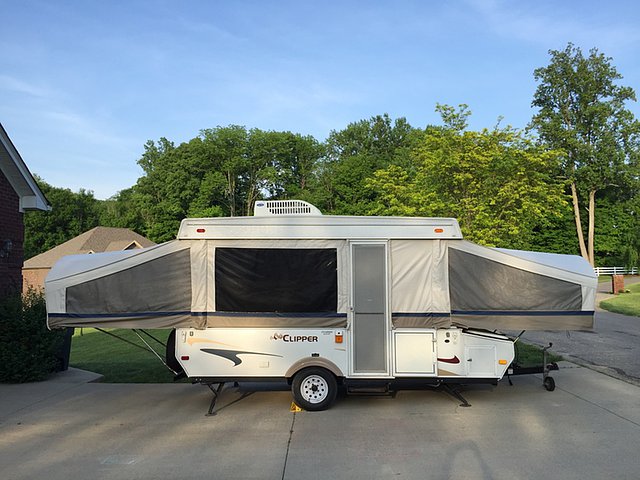 2006 Coachmen Clipper Photo
