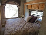 2005 Coachmen Concord Photo #18