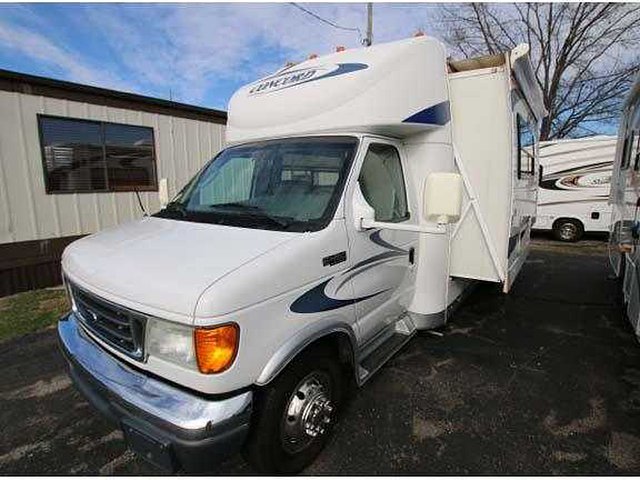 2004 Coachmen Concord Photo