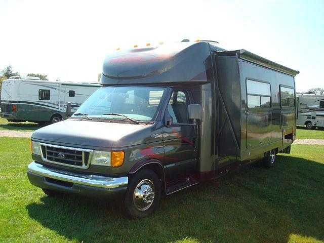 2004 Coachmen Concord Photo