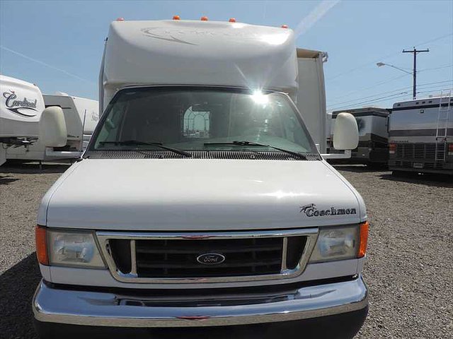 2006 Coachmen Concord Photo