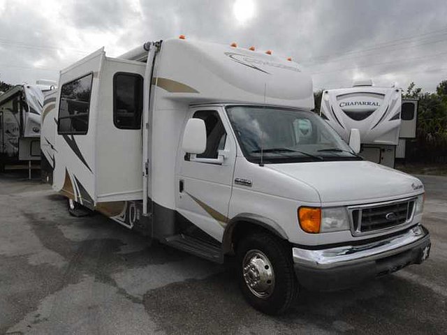 2007 Coachmen Concord Photo