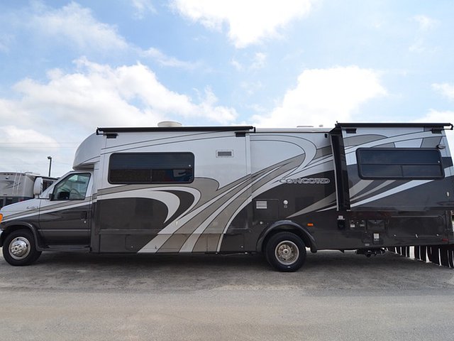 2008 Coachmen Concord Photo