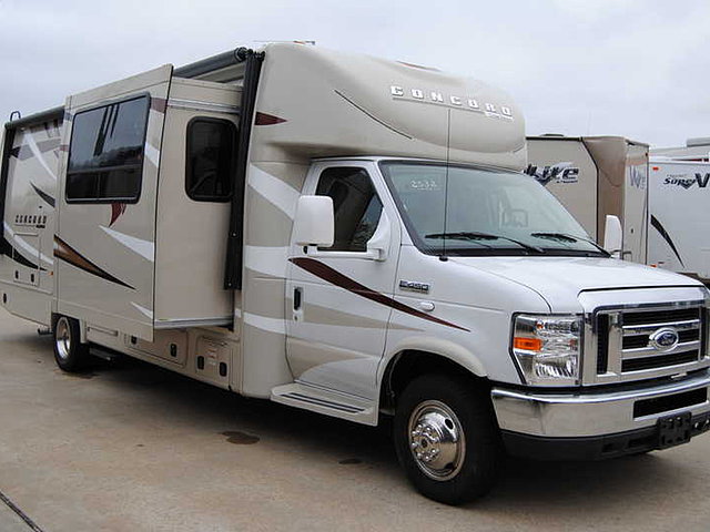 2015 Coachmen Concord Photo