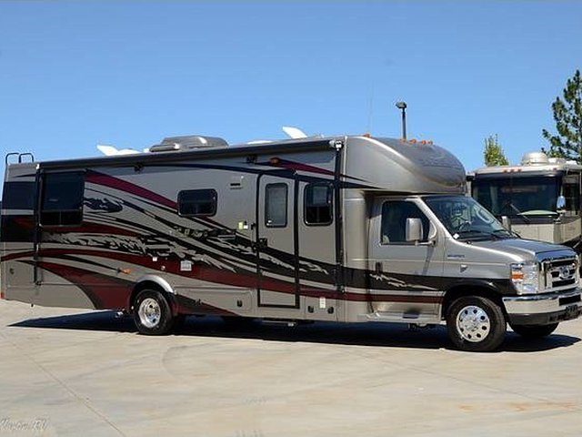 2013 Coachmen Concord Photo