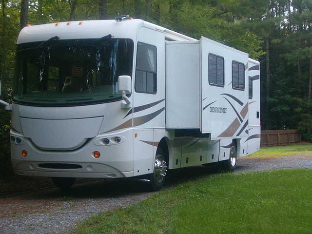 2007 Coachmen Cross Country Photo