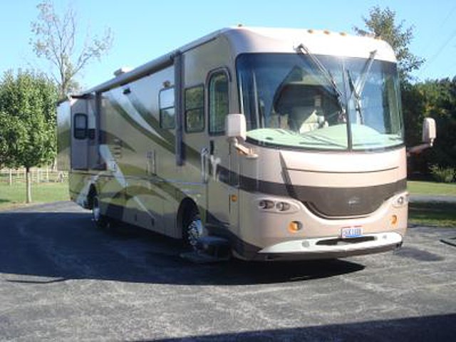 2004 Coachmen Cross Country Photo