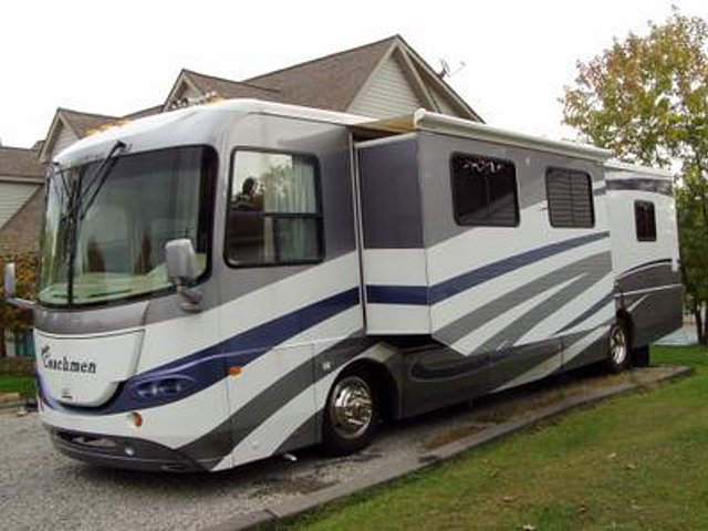 2003 Coachmen Cross Country Photo