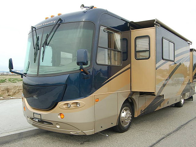 2006 Coachmen Cross Country SE Photo