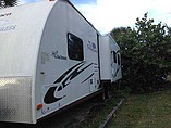 2011 Coachmen Freedom Express Photo #2