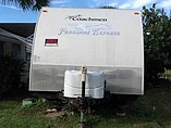2011 Coachmen Freedom Express Photo #4