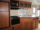 2011 Coachmen Freedom Express Photo #12