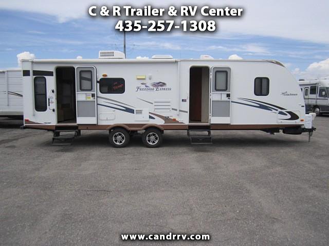 2011 Coachmen Freedom Express Photo