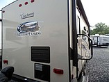 2015 Coachmen Freedom Express Photo #5