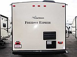 2015 Coachmen Freedom Express Photo #19