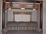 2015 Coachmen Freedom Express Photo #12