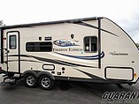 2016 Coachmen Freedom Express Photo #8