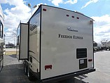 2016 Coachmen Freedom Express Photo #5