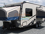 2015 Coachmen Freedom Express Photo #3