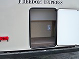 2016 Coachmen Freedom Express Photo #4