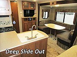 2015 Coachmen Freedom Express Photo #4