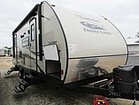 2015 Coachmen Freedom Express Photo #17