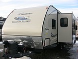2015 Coachmen Freedom Express Photo #2