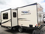 2016 Coachmen Freedom Express Photo #25