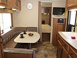 2015 Coachmen Freedom Express Photo #9