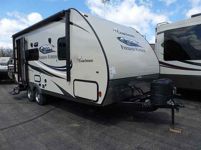 2016 Coachmen Freedom Express Photo