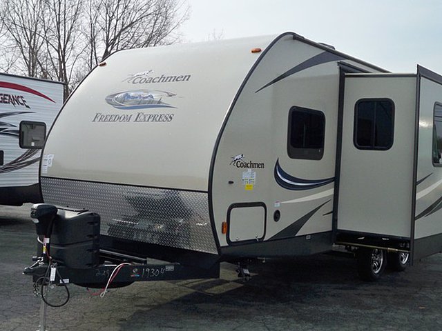 2016 Coachmen Freedom Express Photo